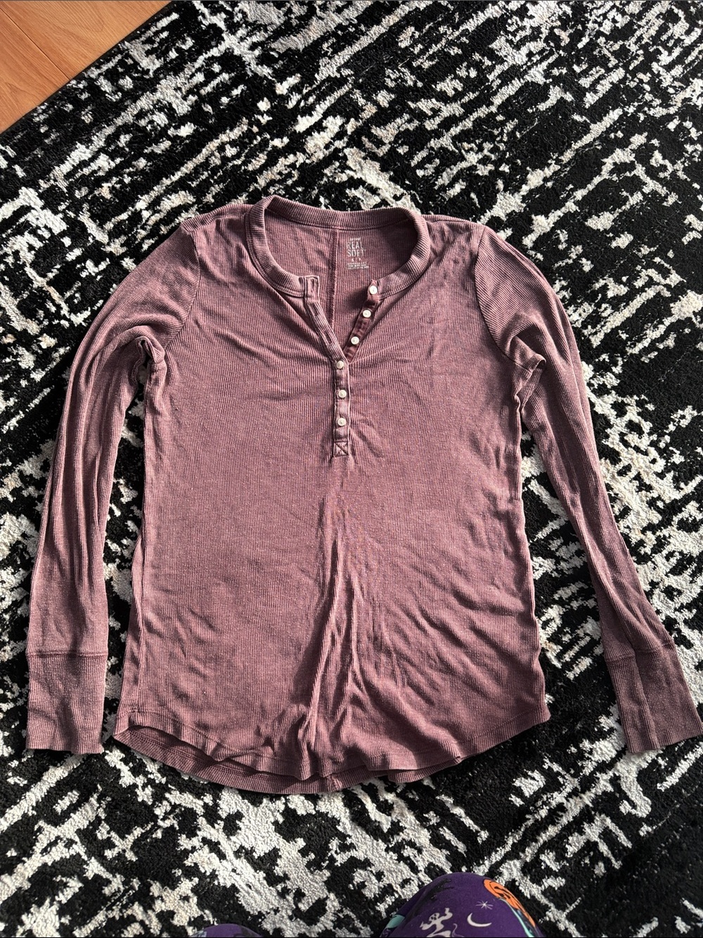 American Eagle (Aerie) Long-Sleeve Henley in Mauve